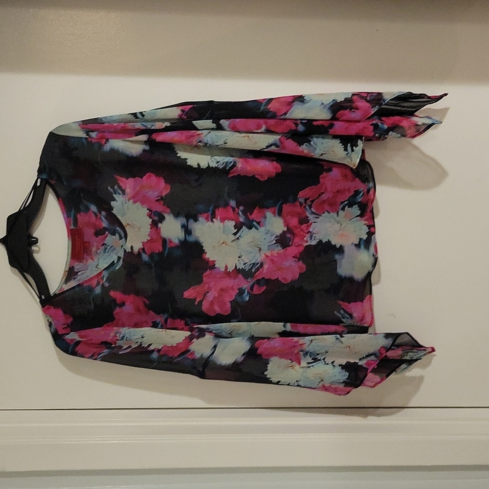 WOMENS JENNIFER LOPEZ FLORAL BLOUSE SIZE MEDIUM